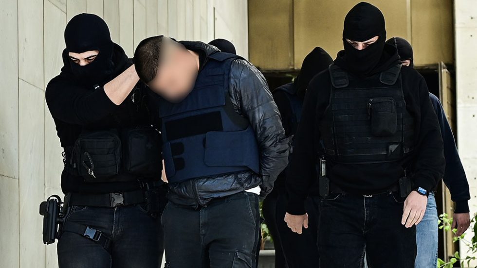 Αγ. Δημήτριος: Τα κενά στην υπερασπιστική γραμμή του δράστη